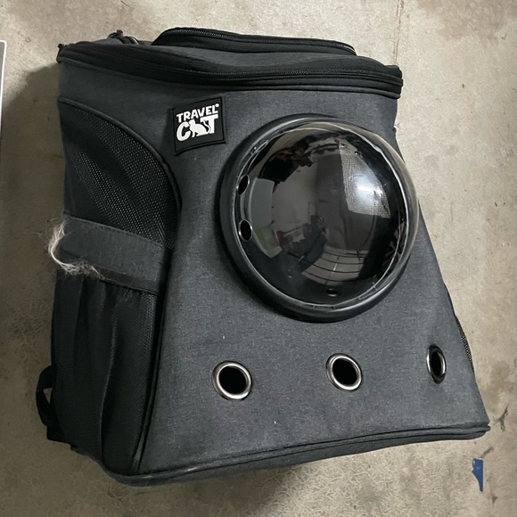 Fat cat pet backpack.